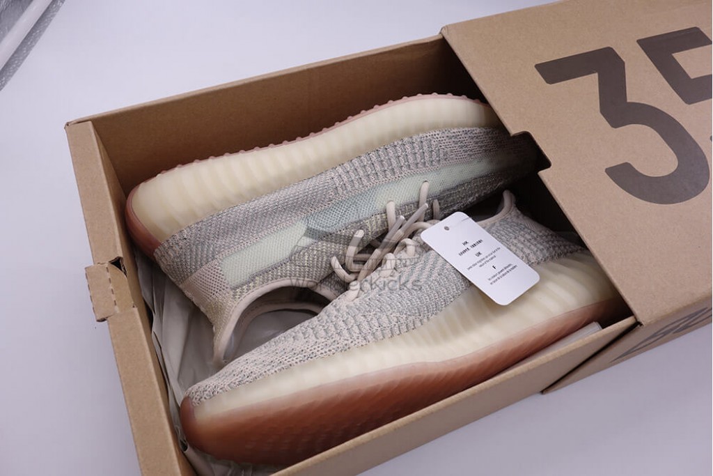 yeezy boost 350 v2 citrin (non reflective)