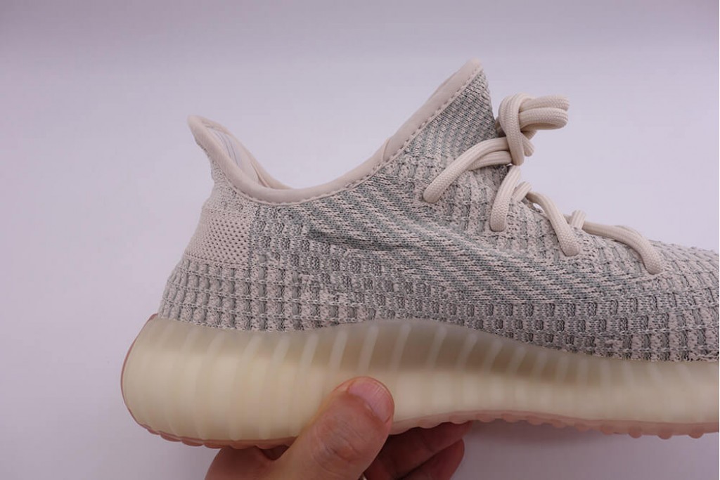 yeezy boost 350 v2 citrin (non reflective)