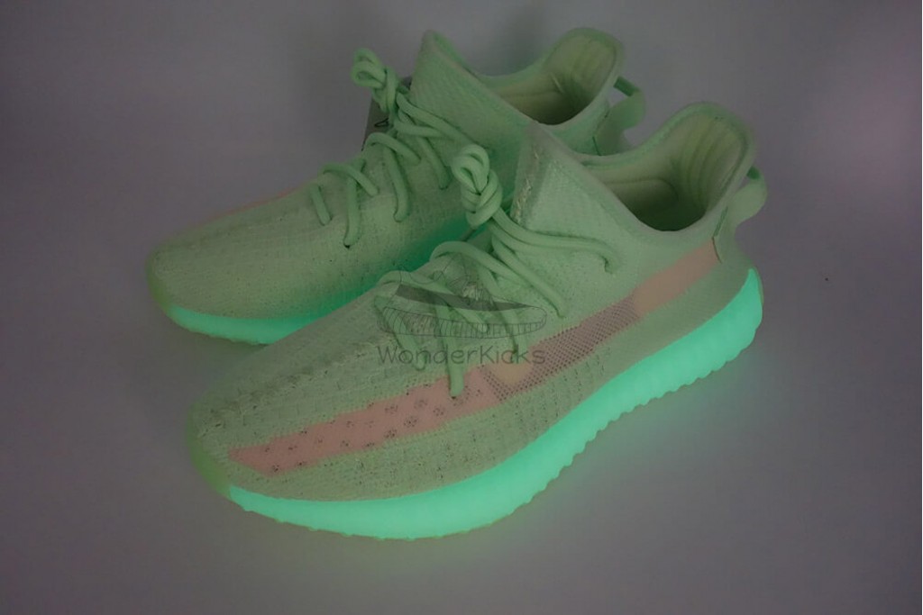 yeezy boost 350 v2 glow