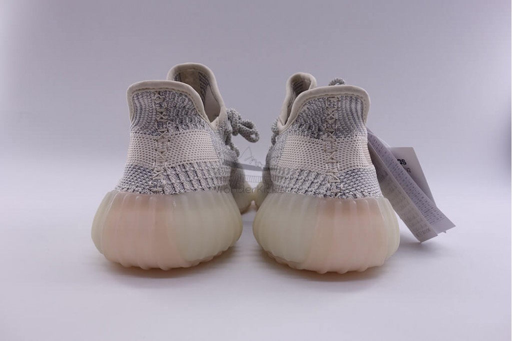 yeezy boost 350 v2 lundmark (non reflective)