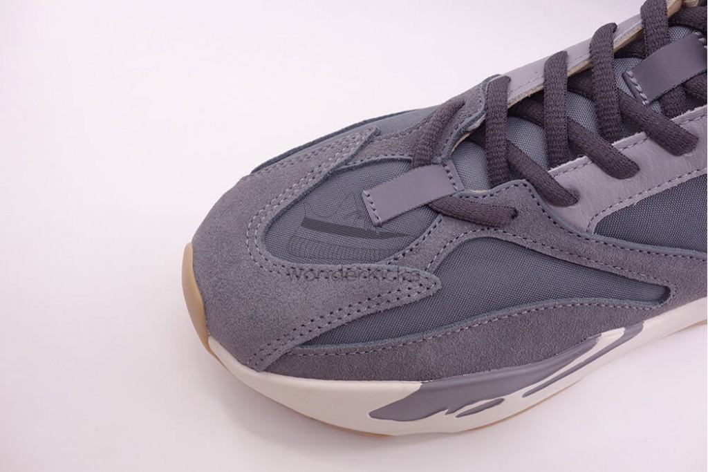 yeezy boost 700 magnet