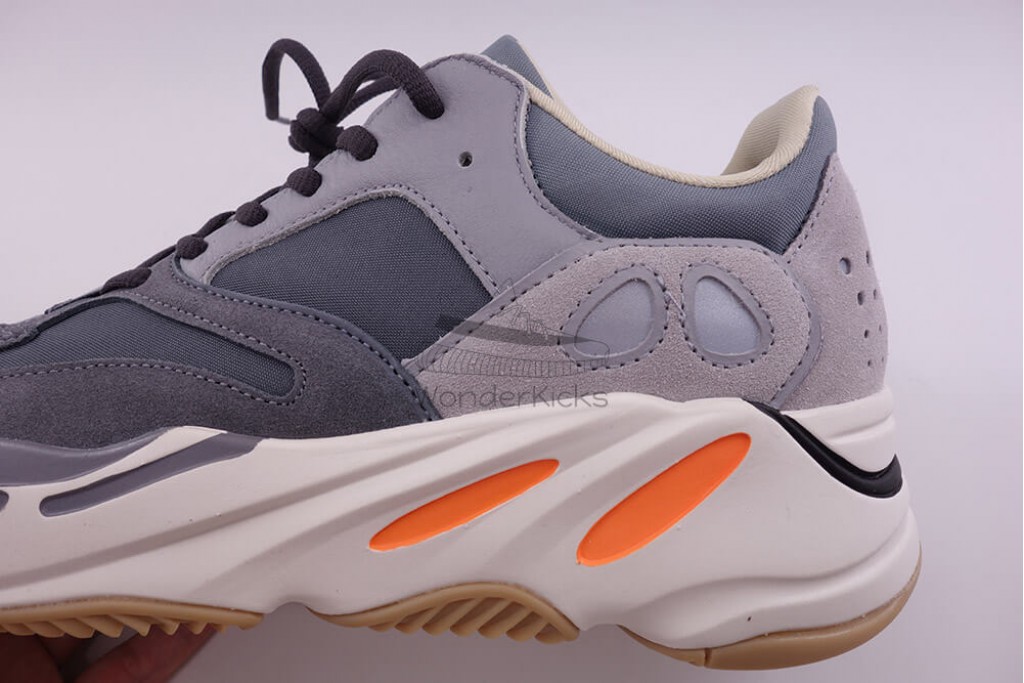 yeezy boost 700 magnet