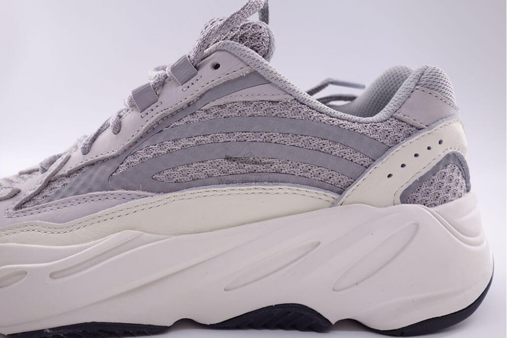 yeezy boost 700 v2 static