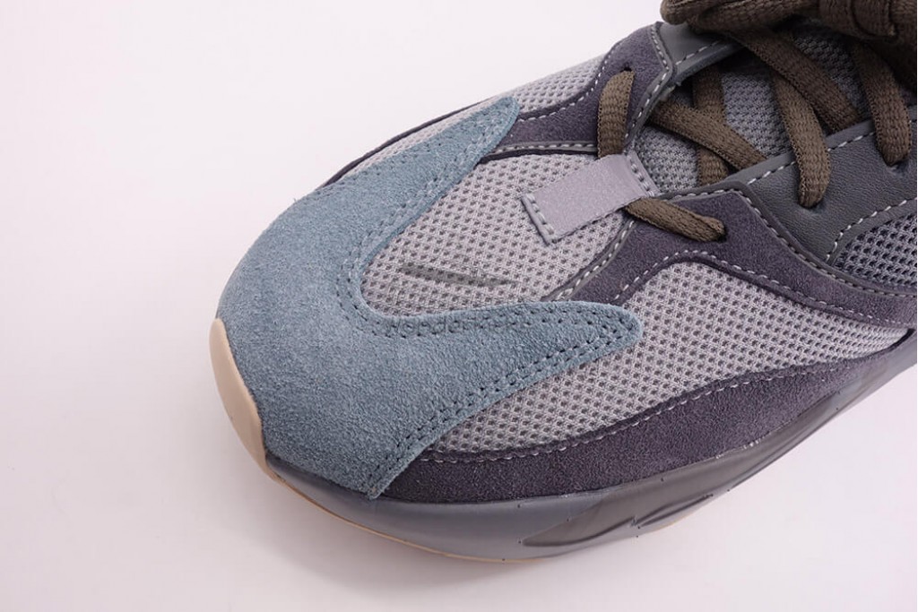 yeezy boost 700 teal blue