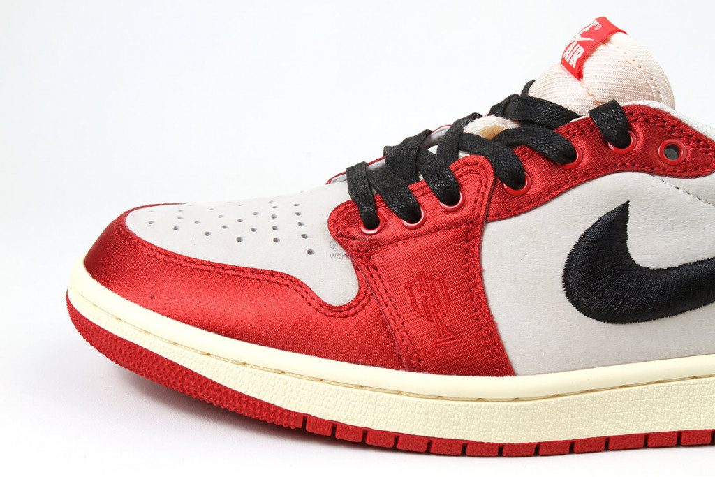 air jordan 1 retro low og trophy room away