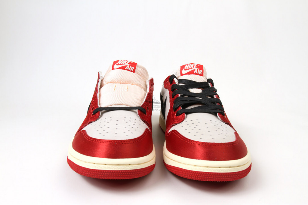 air jordan 1 retro low og trophy room away