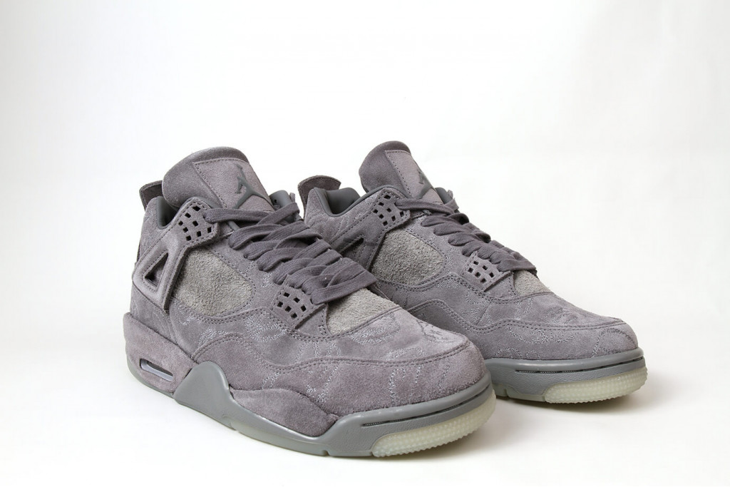 air jordan 4 retro kaws