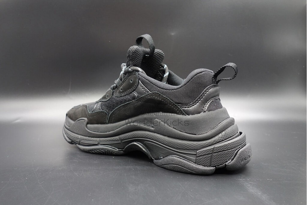 bc triple s trainer all black