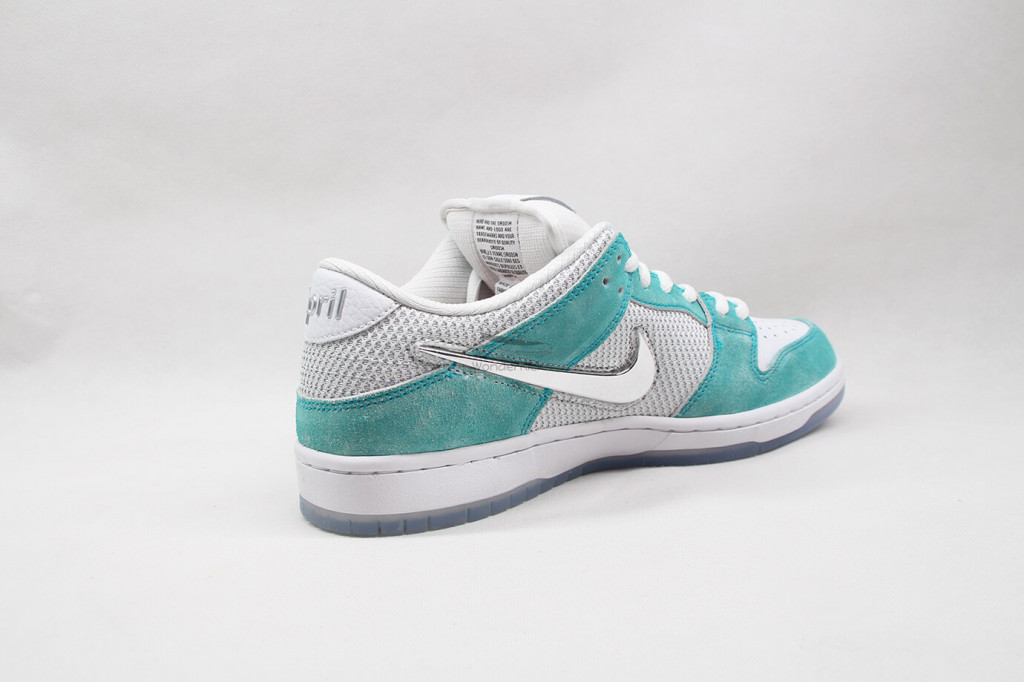 sb dunk low april skateboards