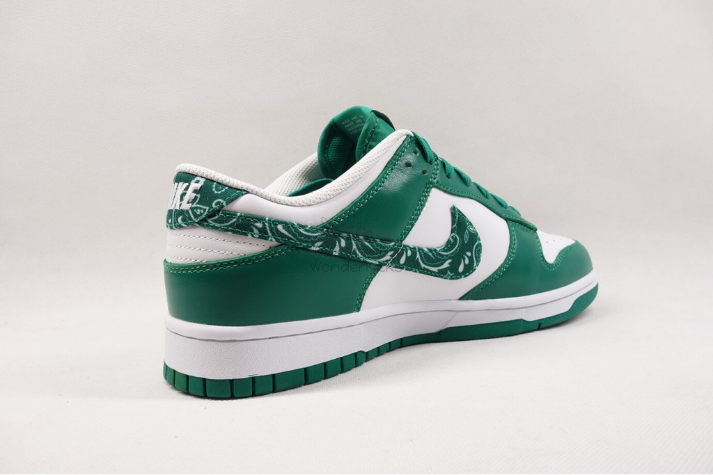 dunk low essential paisley pack green