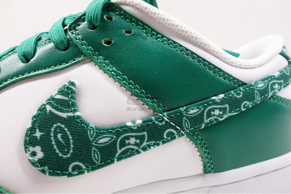 dunk low essential paisley pack green