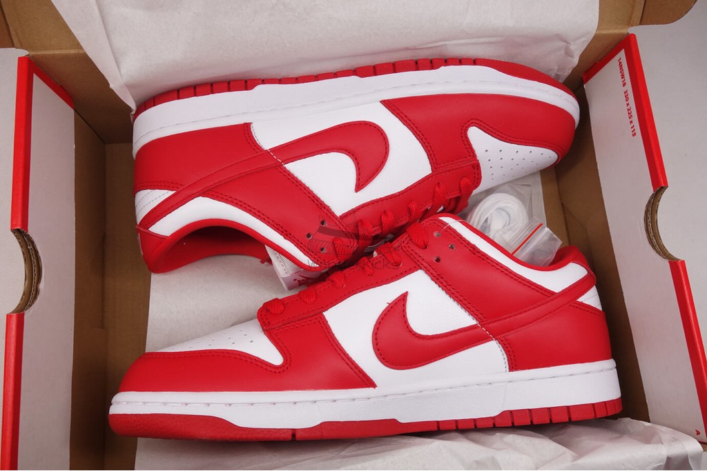 dunk low university red (2020)