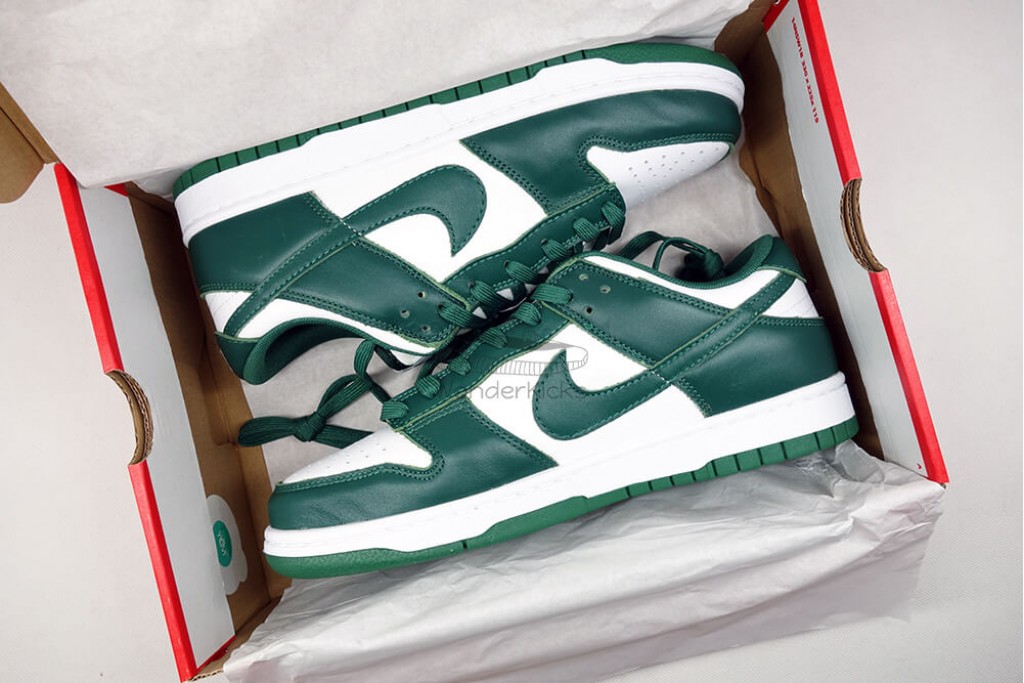 dunk low michigan state