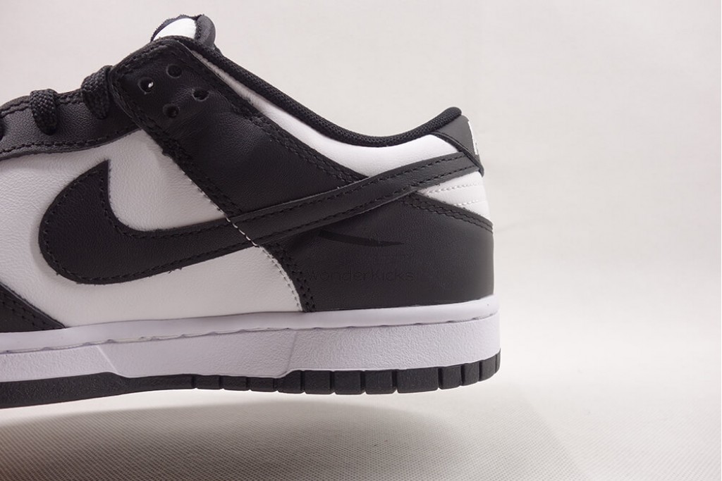 dunk low retro white black panda